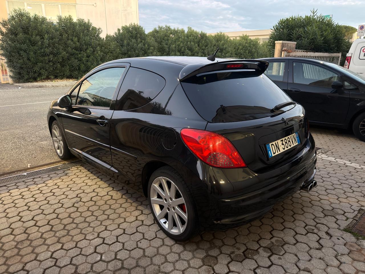 Peugeot 207 1.6 THP 175CV 3p GTi