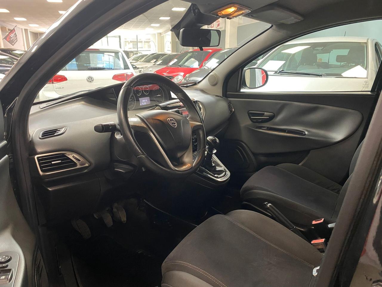 Lancia Ypsilon 1.2 69 CV 5 porte S&S Silver