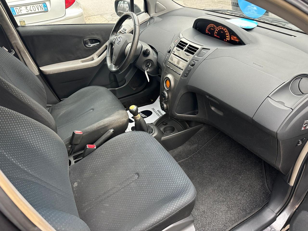 Toyota Yaris 1.0 5 porte Sol