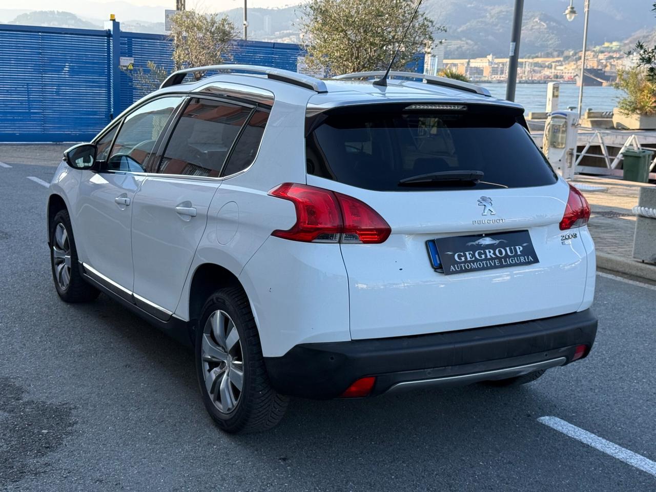 Peugeot 2008 1.6 e-HDi 92 CV -Allure -AUTOMATICA