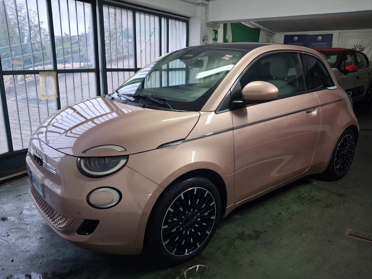 Fiat 500 500e 3+1 42 kWh La Prima VENDUTA