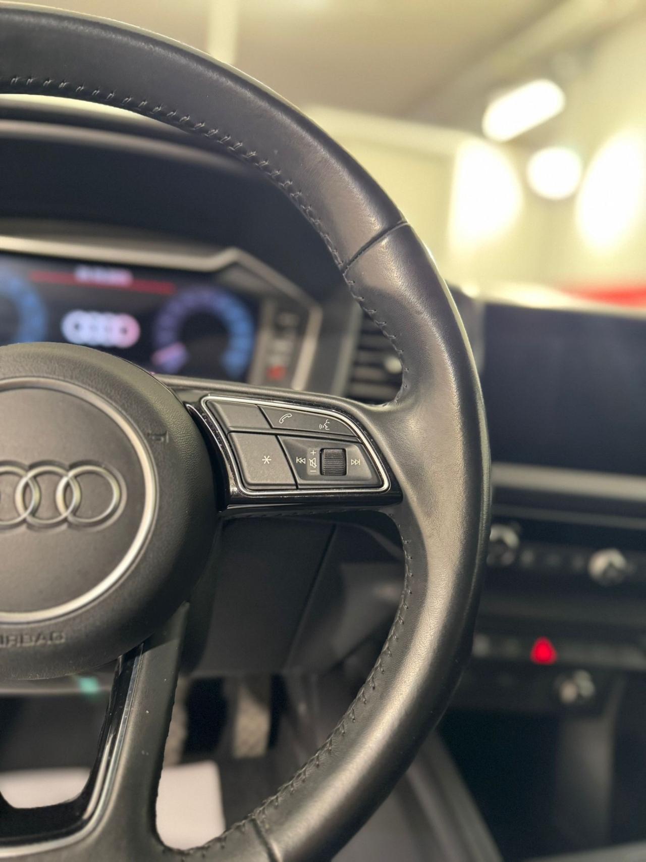 Audi A1 SPB 30 TFSI S tronic Identity Black* NEOPATENATI*