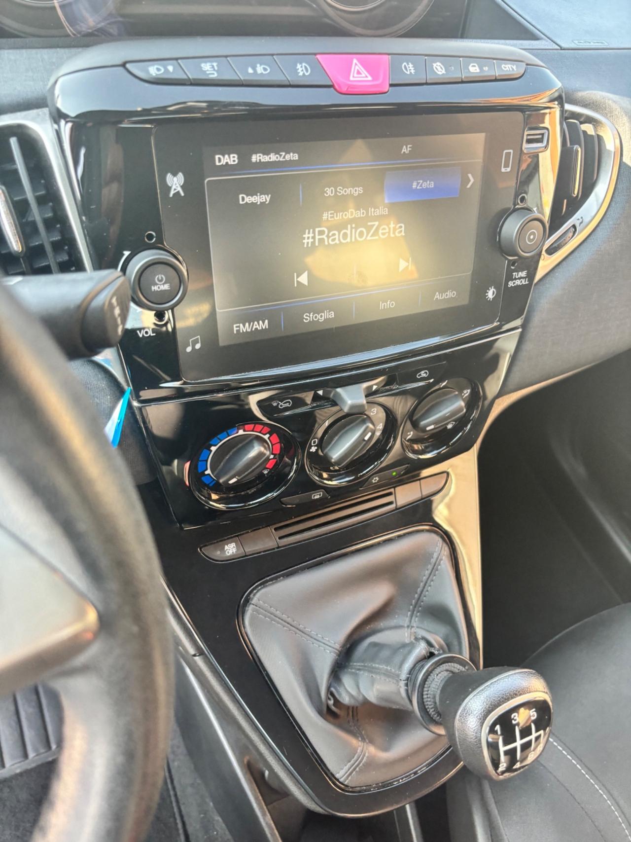 Lancia Ypsilon 1.0 FireFly 5 porte S&S Hybrid Ecochic Gold
