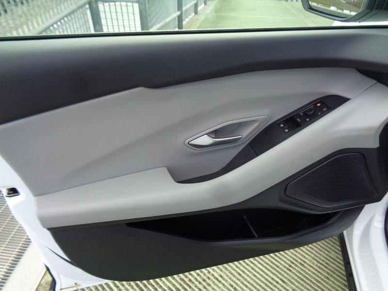 Ford Explorer-E Explorer-E Standard Range Style 170 CV