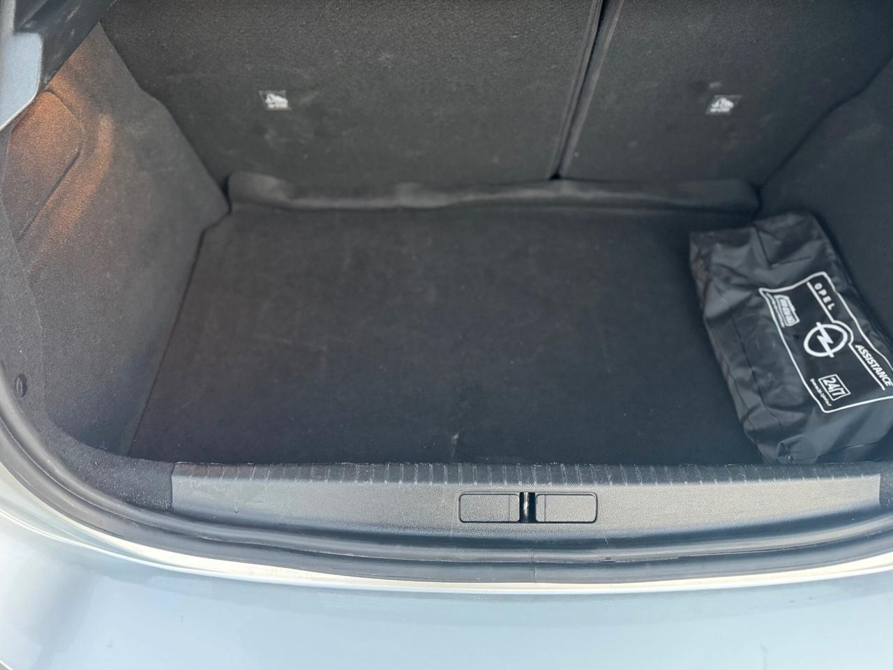 Opel Corsa 1.2cc 100cv EAT8 Automatica GS