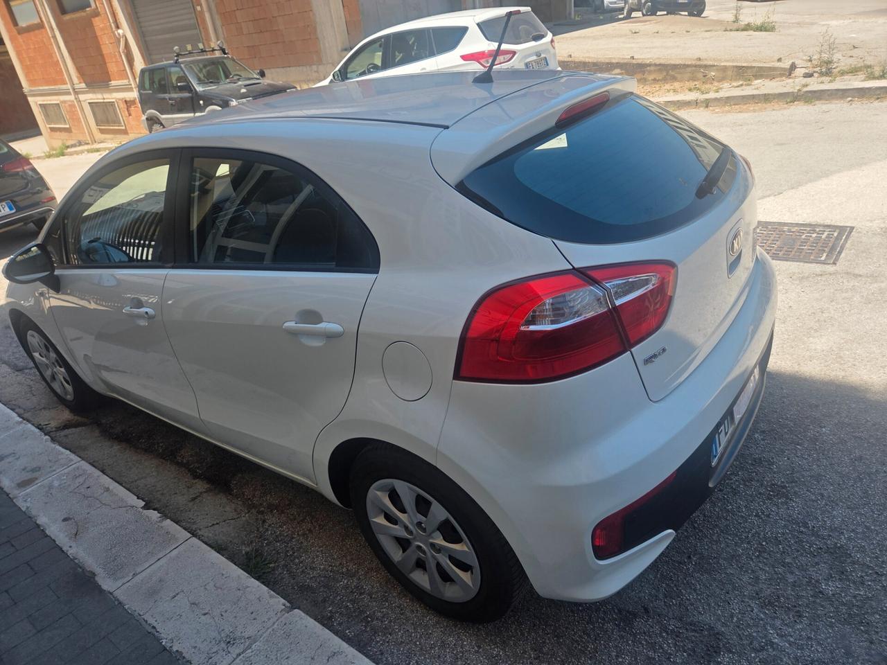 KIA RIO 1.2 BENZINA 83 CV ANNO 2016 KM 110000 CERTIF