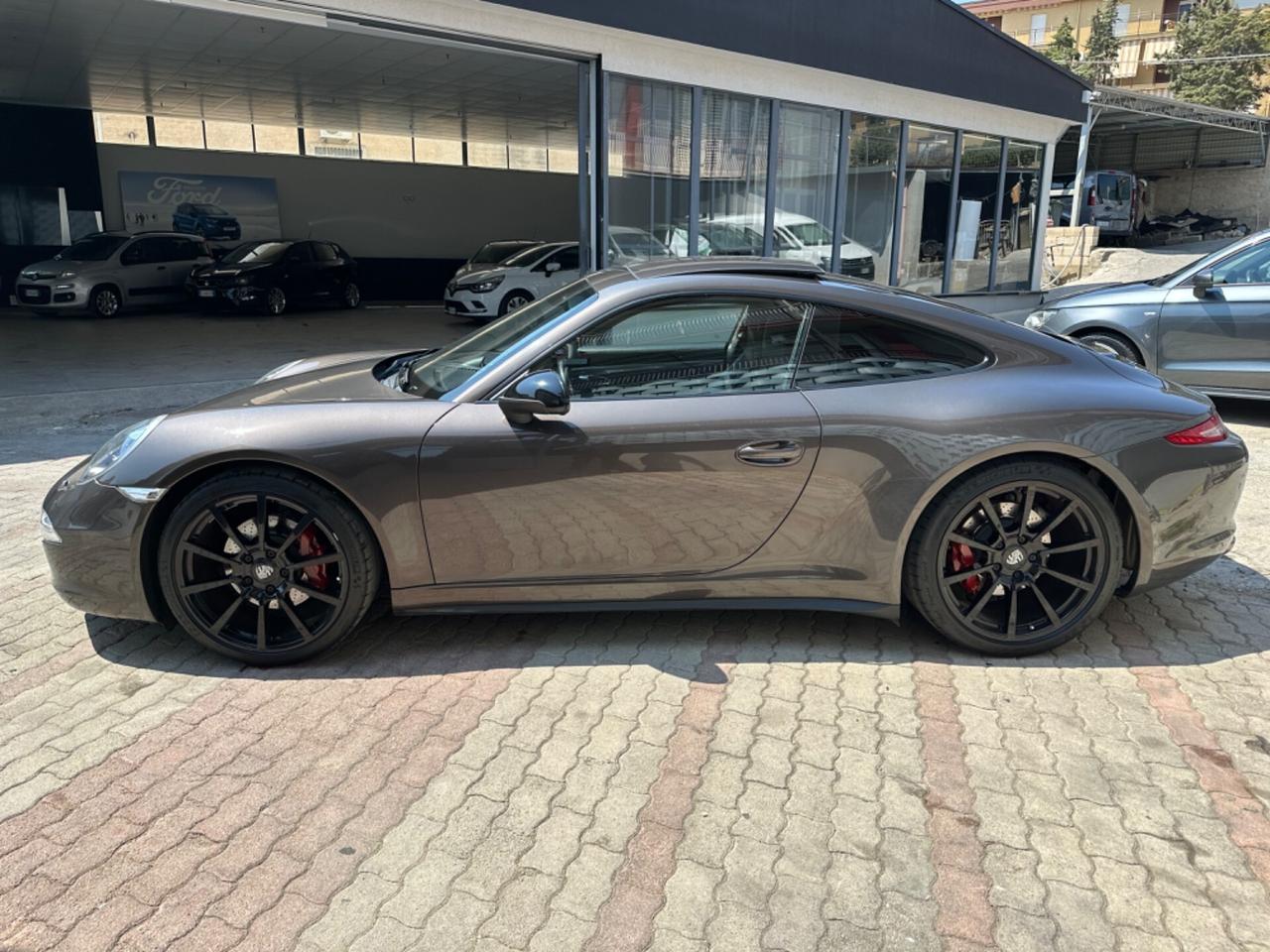 Porsche 911 3.4 Carrera 4 Coupé Scarichi Tetto 2015
