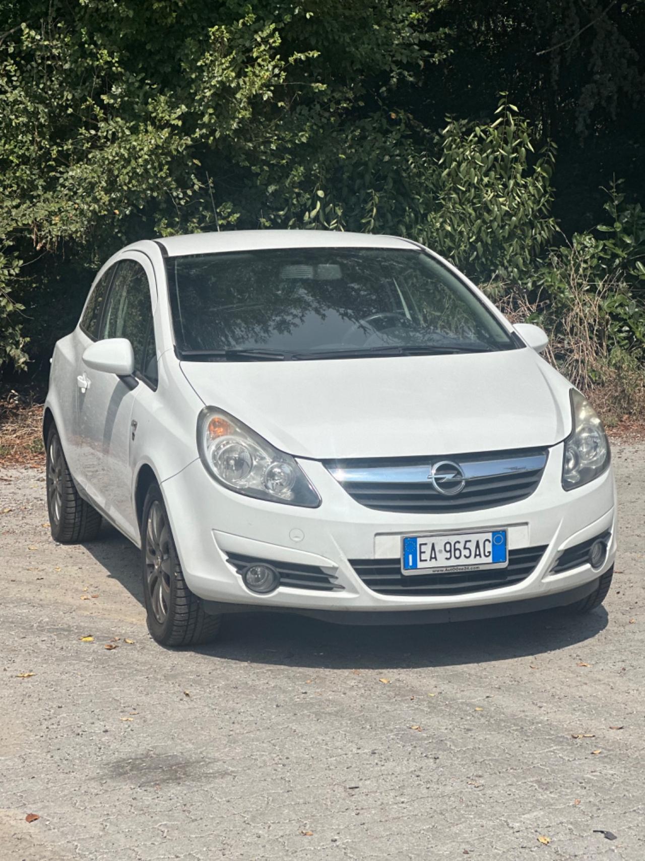 Opel Corsa 1.2 3 porte Club