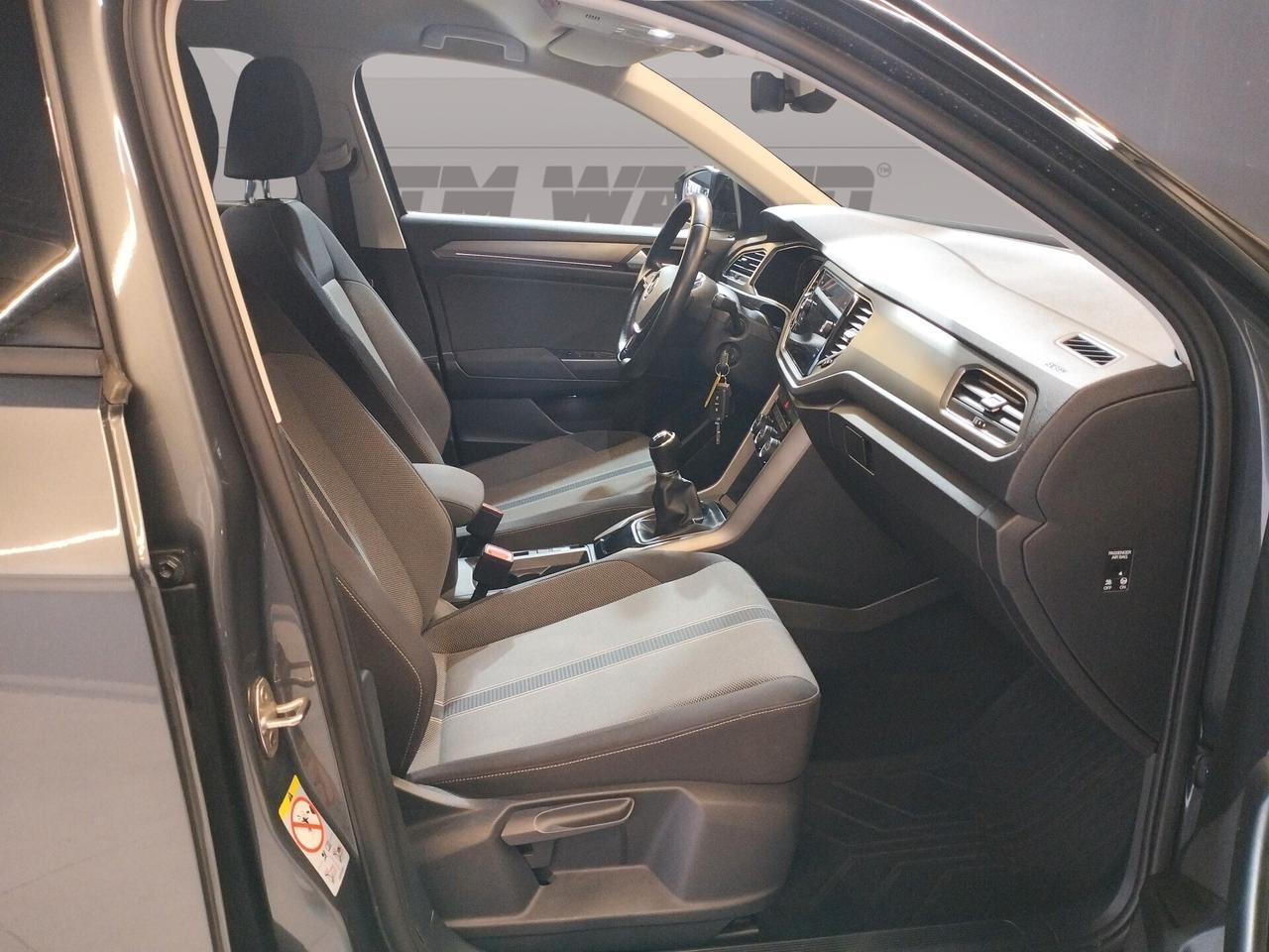 Volkswagen T-Roc 1.0 tsi Style 110cv - NEOPATENTATI