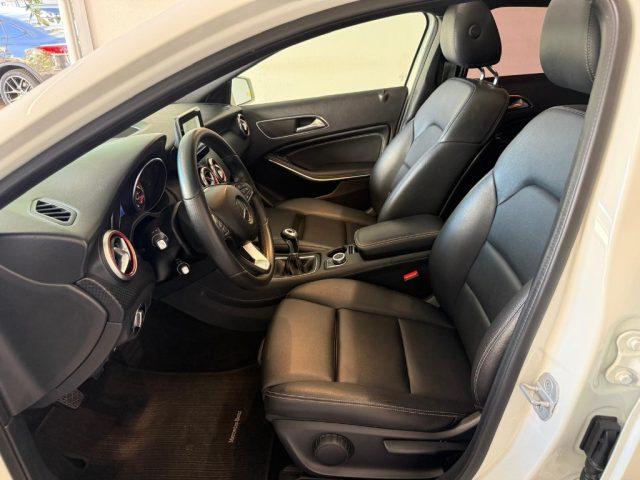 MERCEDES-BENZ A 180 d Premium
