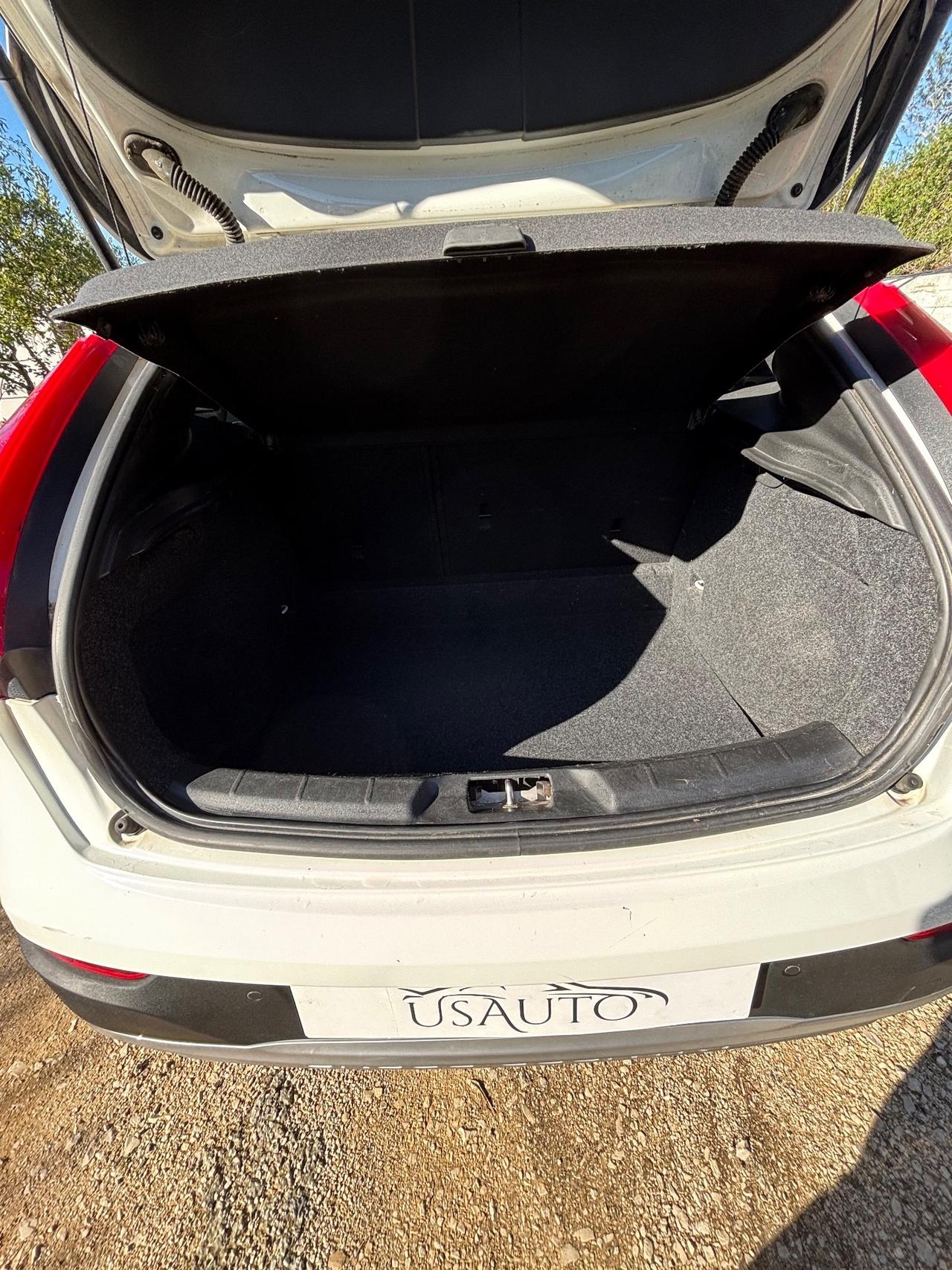 Volvo V40 Cross Country D2 1.6 Summum