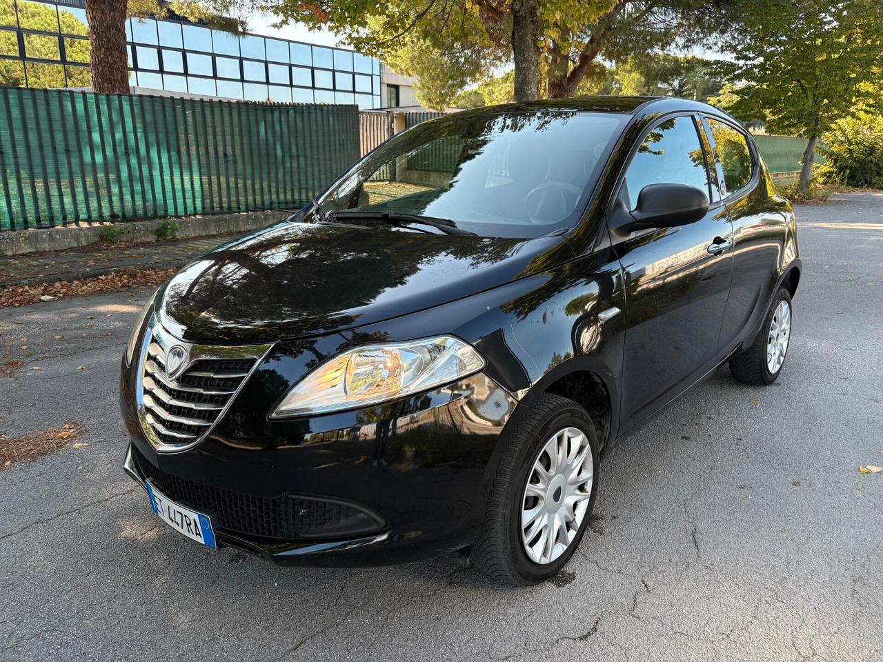 Lancia Ypsilon 0.9 TwinAir 85 CV 5 porte Metano Ecochic Silver