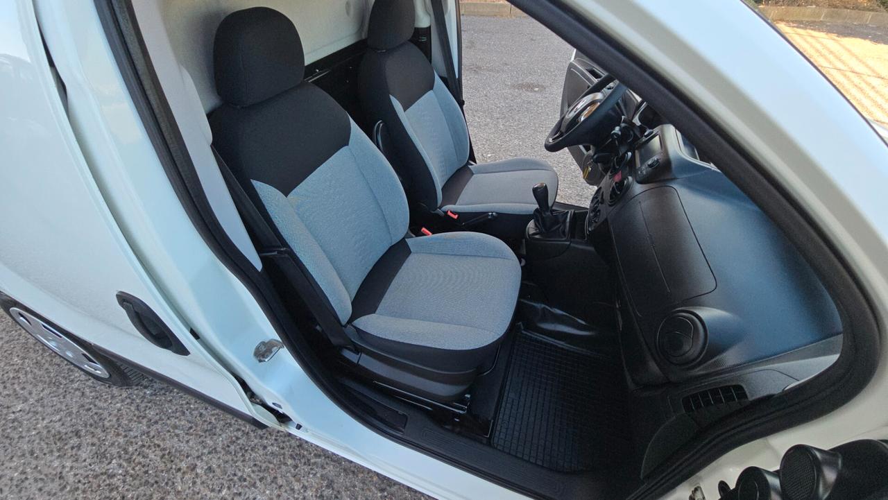 Fiat Fiorino 1.3 MJT 95CV Cargo SX
