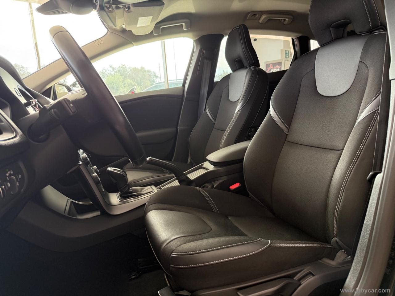 VOLVO V40 D2 Geartronic R-design