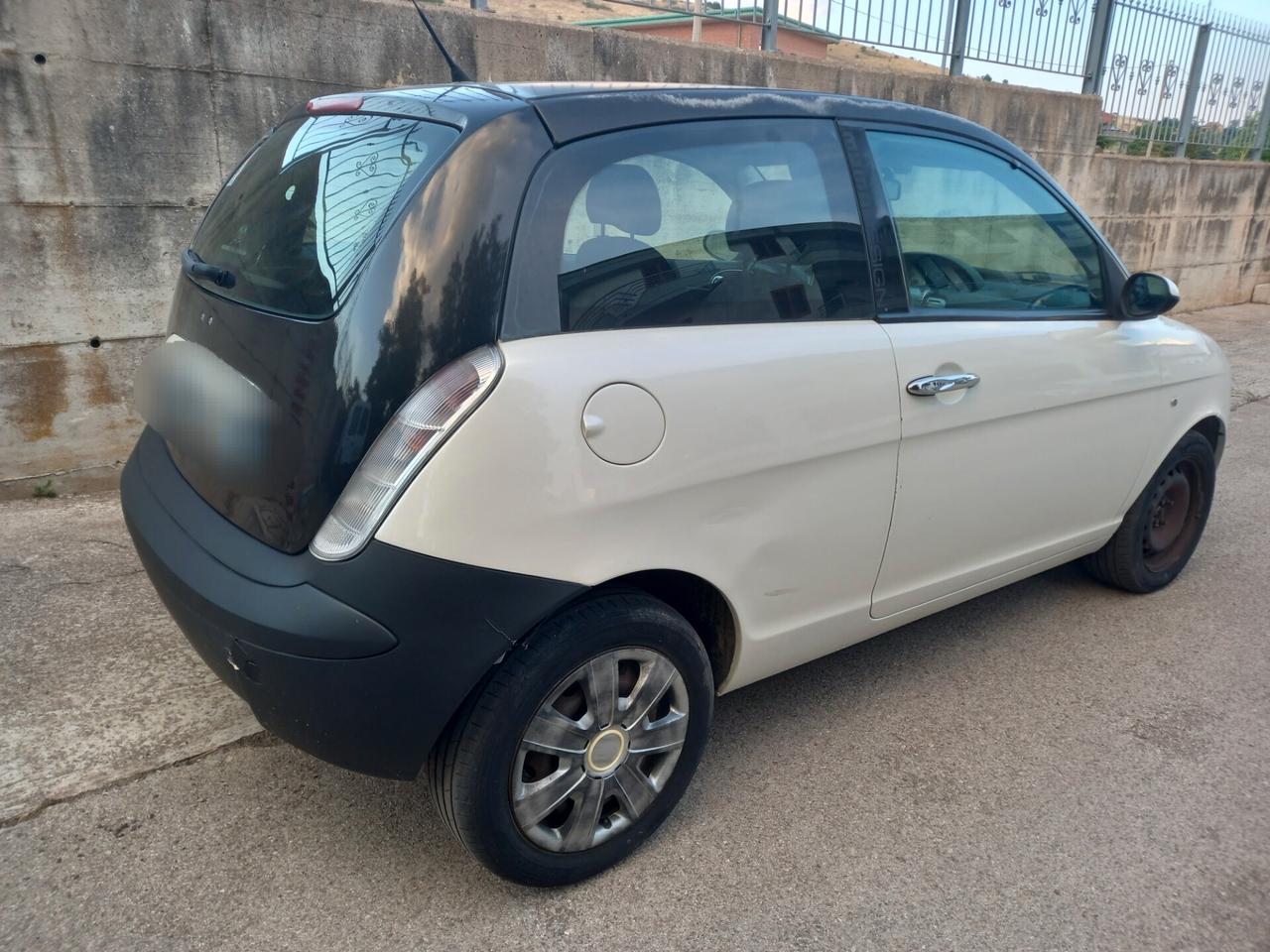 Lancia Ypsilon 1.3 Multijet 16V Momo Design