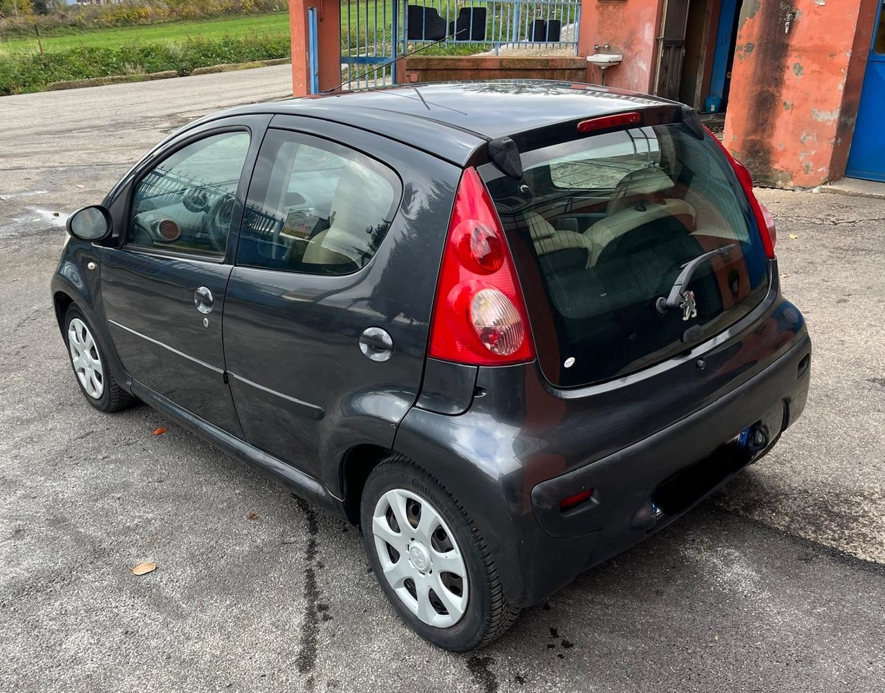 Peugeot 107 1.4 HDi 5p. Sweet Years-km124000-