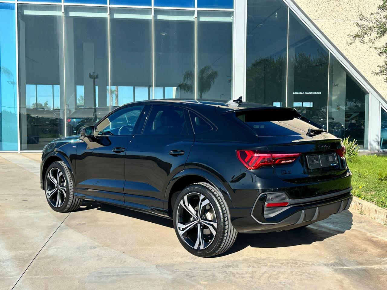 Audi Q3 Spb 35 Sline possibilità noleggio no scoring