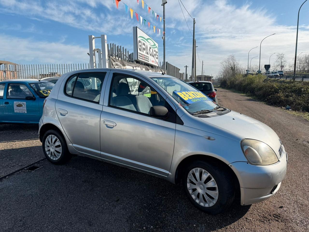 Toyota Yaris 1.0i 16V cat 5 porte Sol