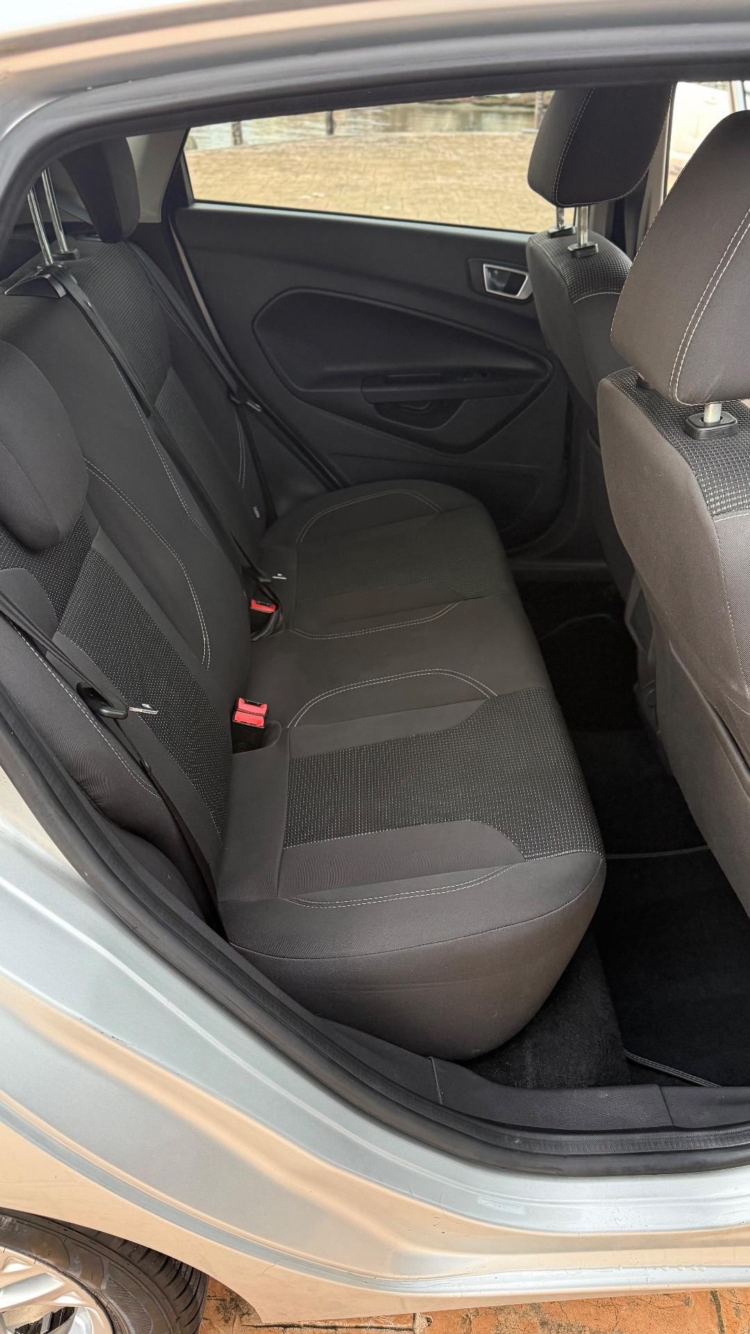 Ford Fiesta 1.5 TDCi 75CV 5 porte Titanium