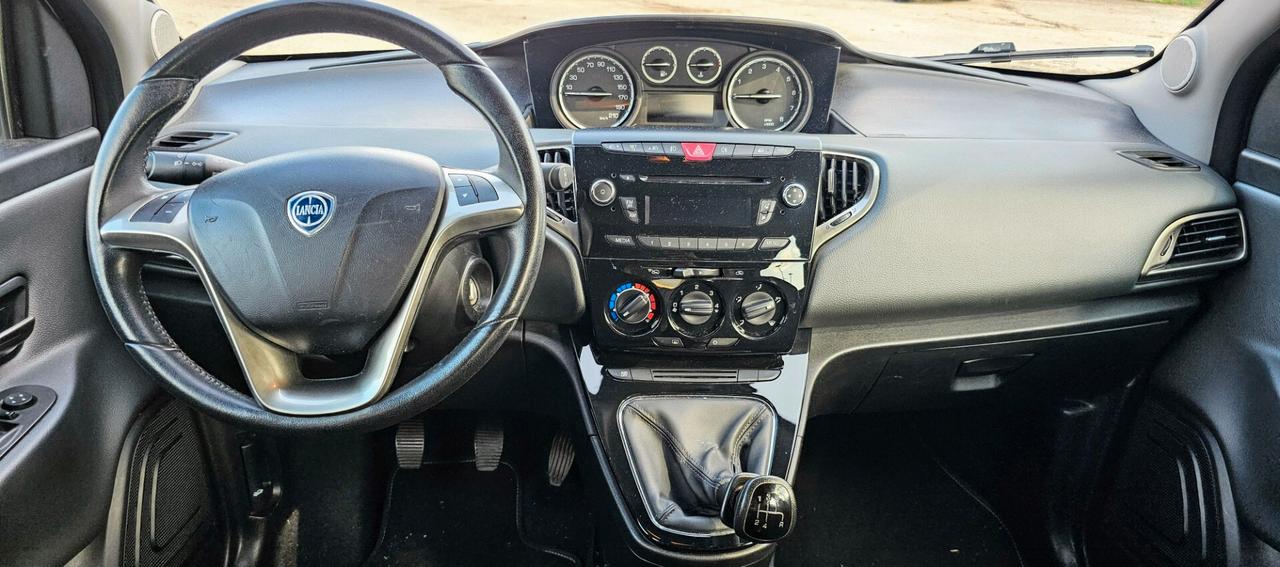 Lancia Ypsilon 1.2 69 CV 5 porte Gold