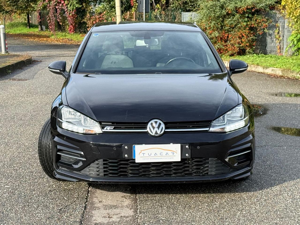 Volkswagen Golf 1.6 TDI R LINE