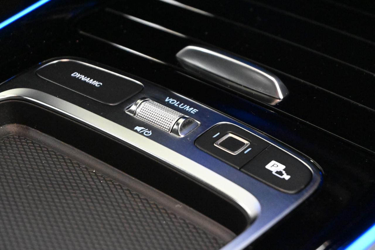MERCEDES GLA (H247) GLA 200 d Automati...