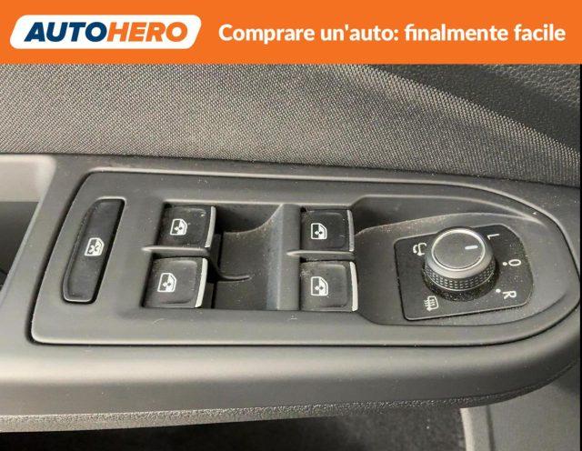 VOLKSWAGEN Golf 1.0 eTSI EVO DSG Life