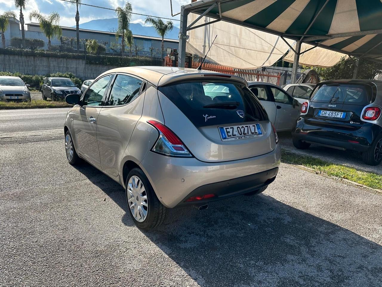 Lancia Ypsilon 1.2 69 CV 5 porte Gold