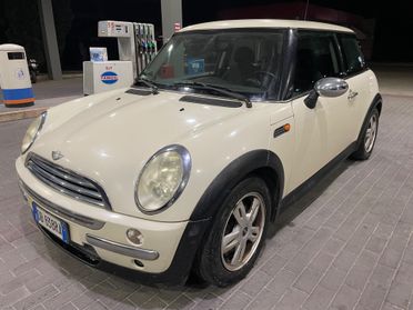MINI COOPER ONE 1.4 DISEL 135.000 KM NEOPATENTATI 2006.