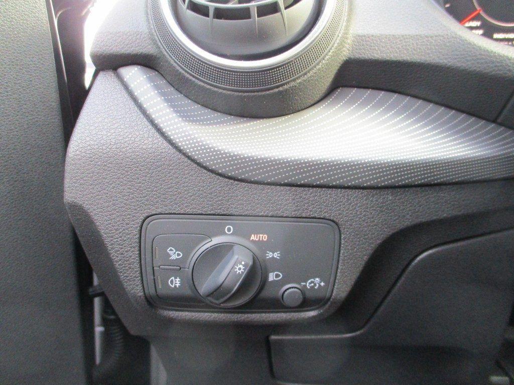 Audi Q2 30 TDI S-line Edition LED/Camera/CarPlay