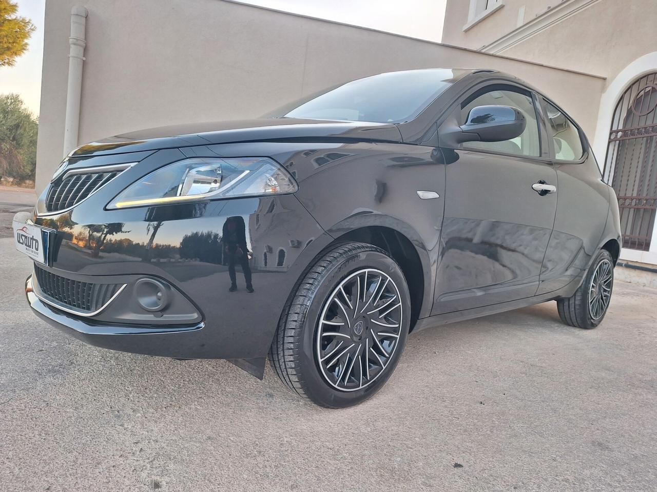 Lancia Ypsilon 1.0 Hybrid GOLD 2022