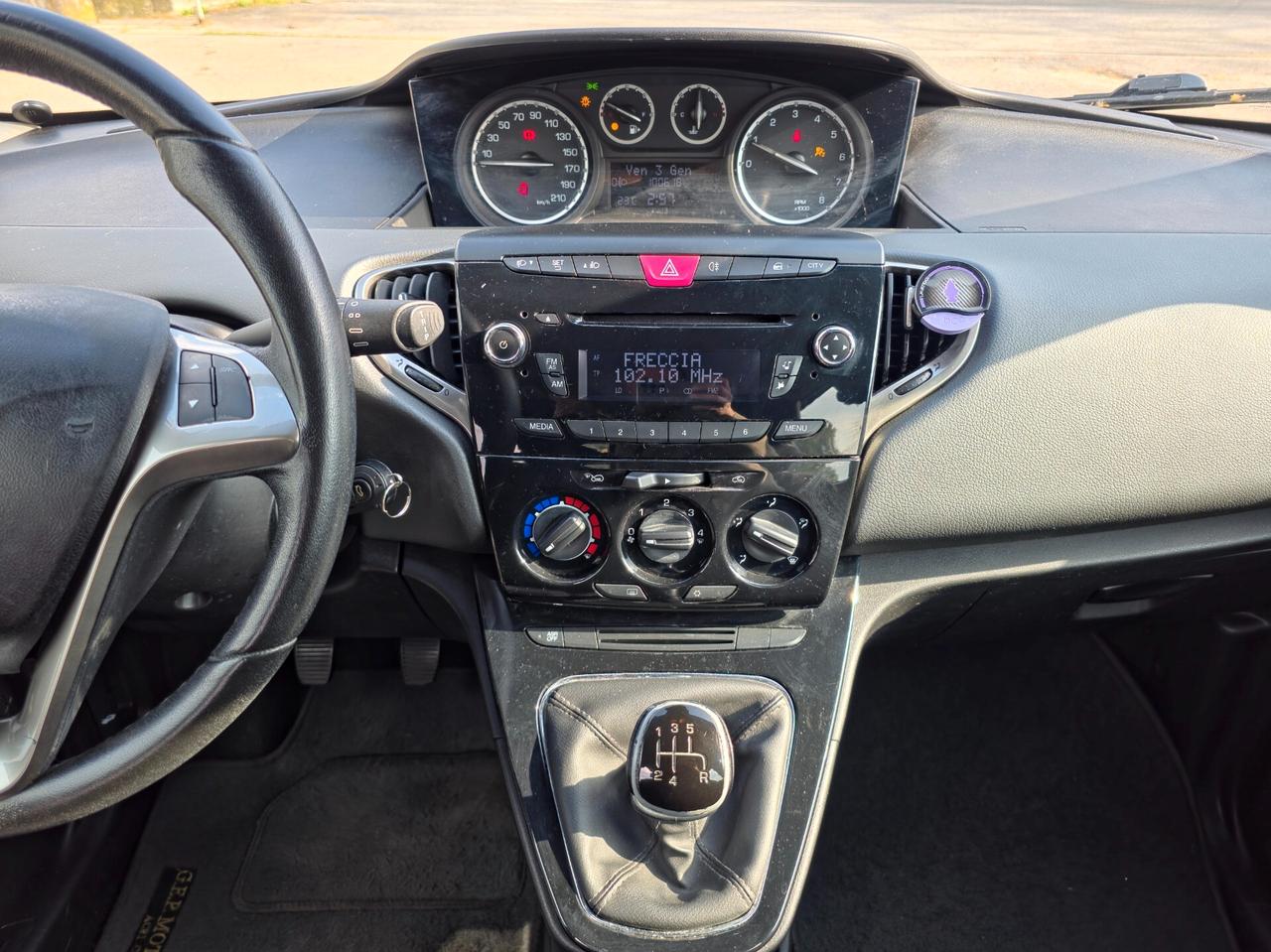 Lancia Ypsilon 1.2 69 CV 5 porte Elle 2015-E6 Manuale NEO