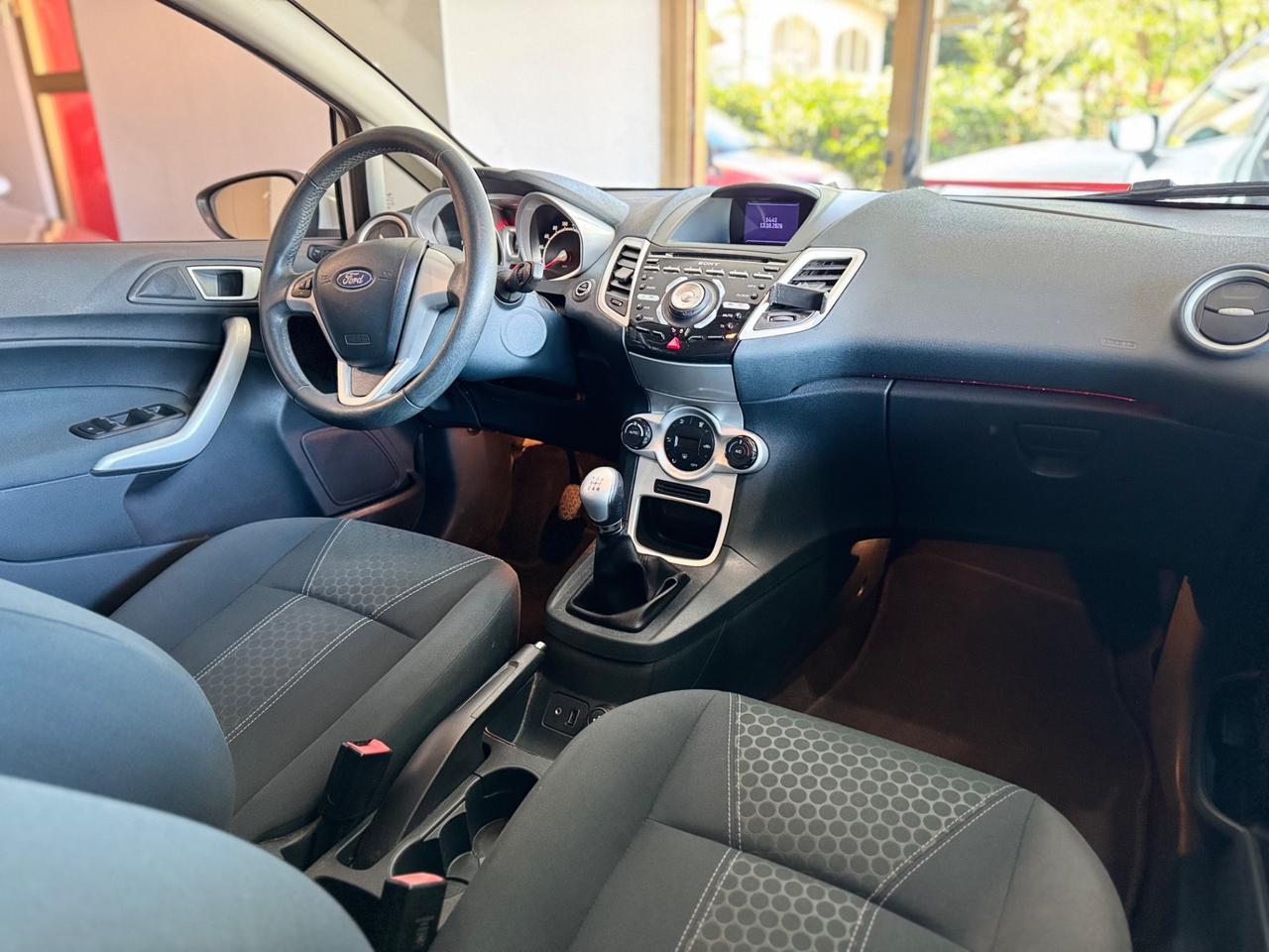 Ford Fiesta 1.4 TDCi 70CV 5 porte Titanium