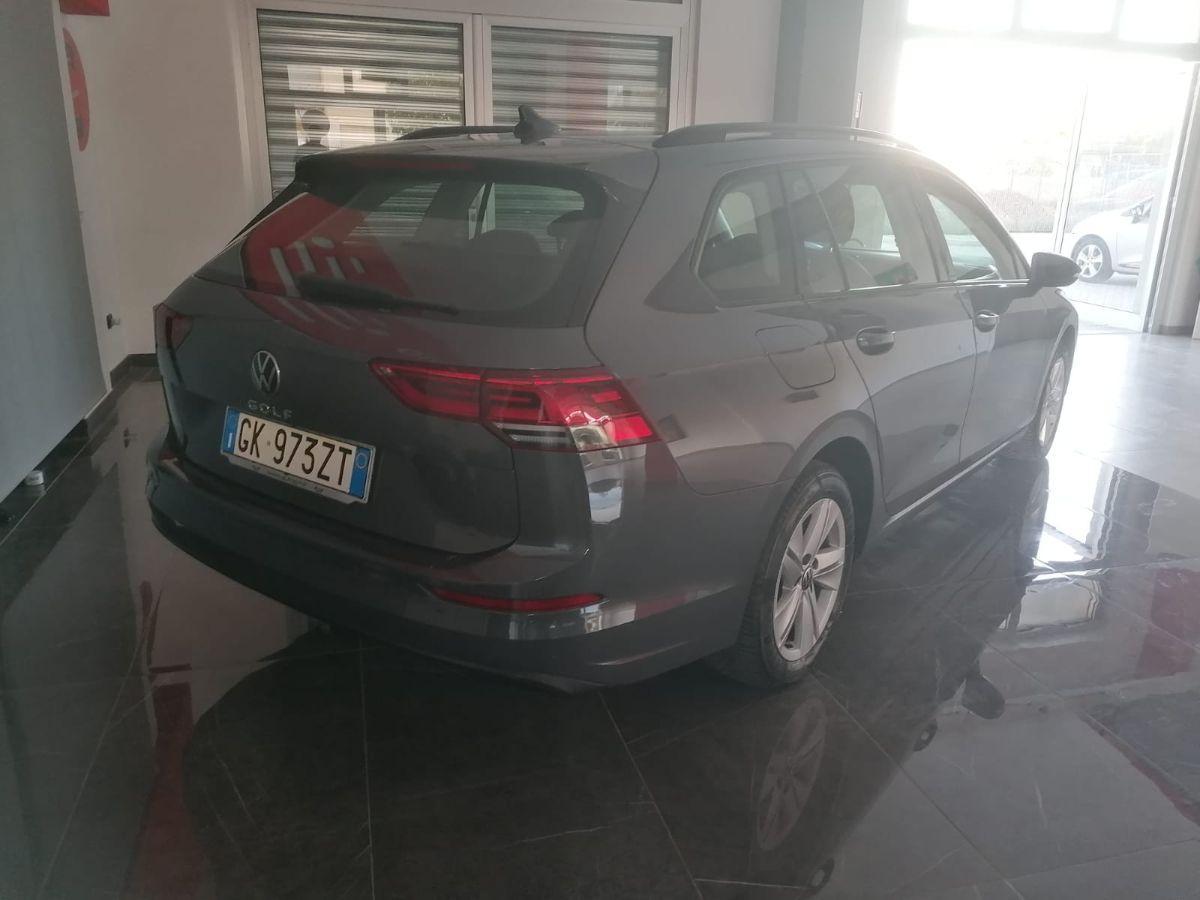VOLKSWAGEN - Golf Variant - 2.0 TDI SCR Life