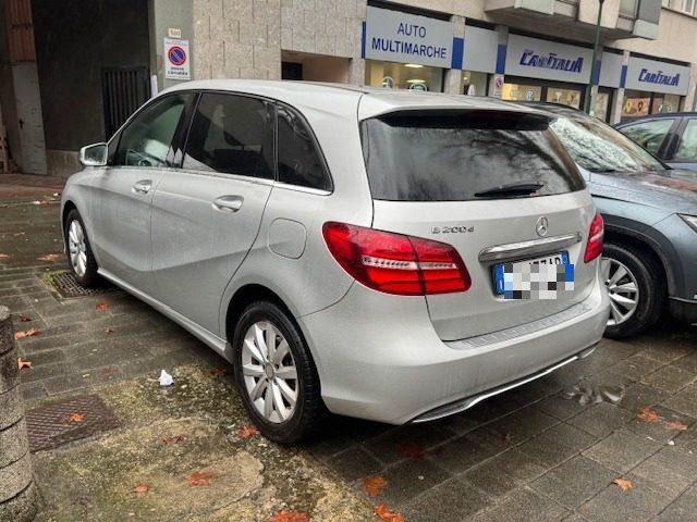 MERCEDES-BENZ B 200 d Business