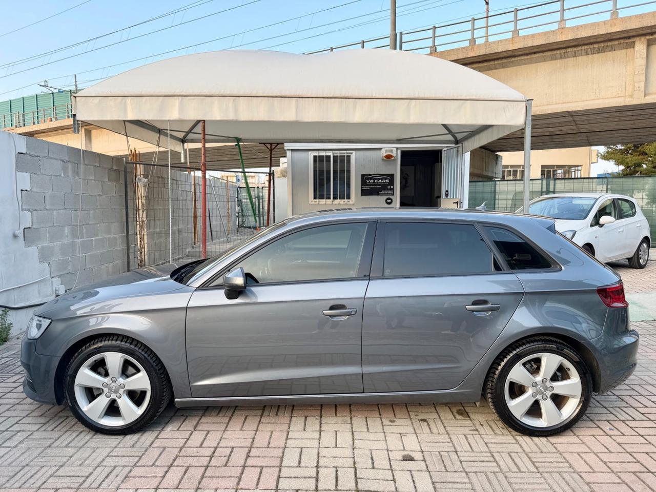 Audi A3 Sportback 1.6 TDI Ambition - GARANZIA