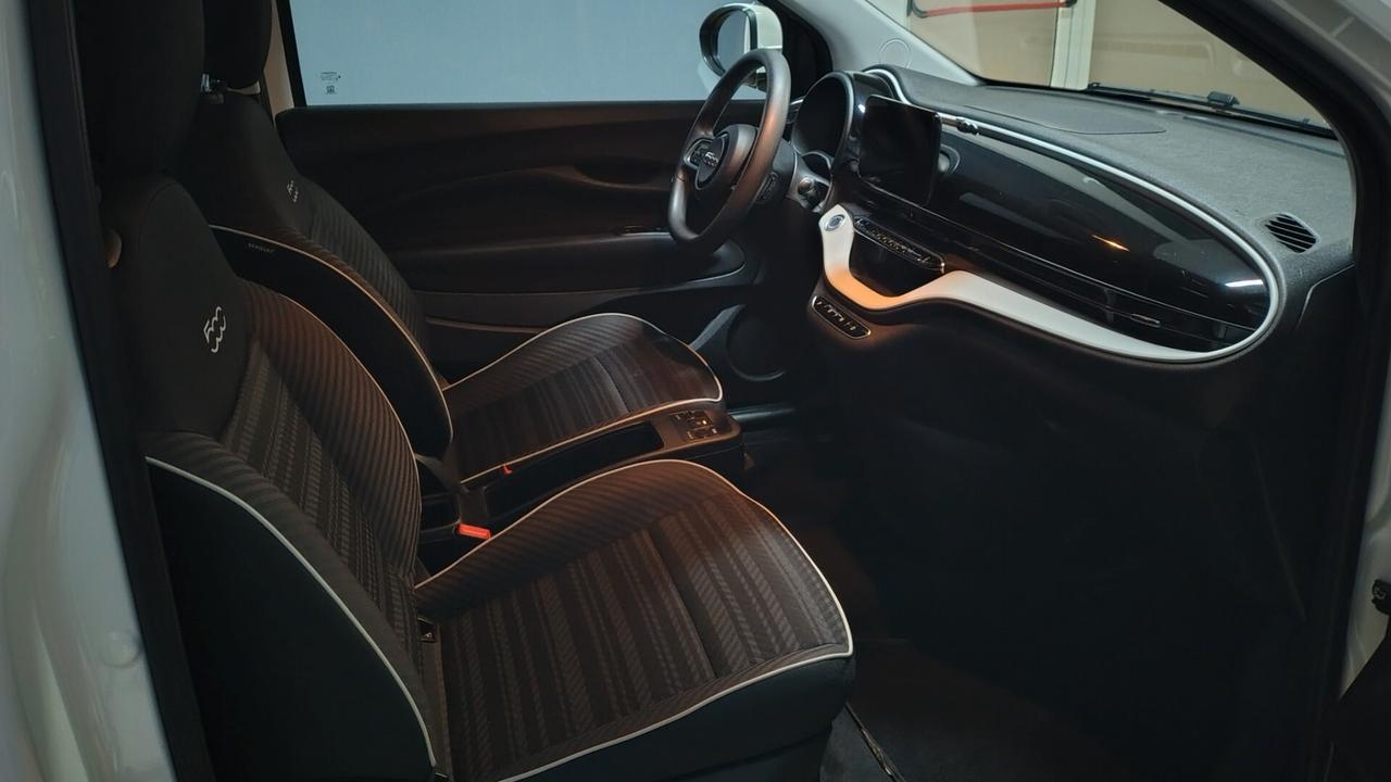 500e Elettrica 42 kWh La Prima