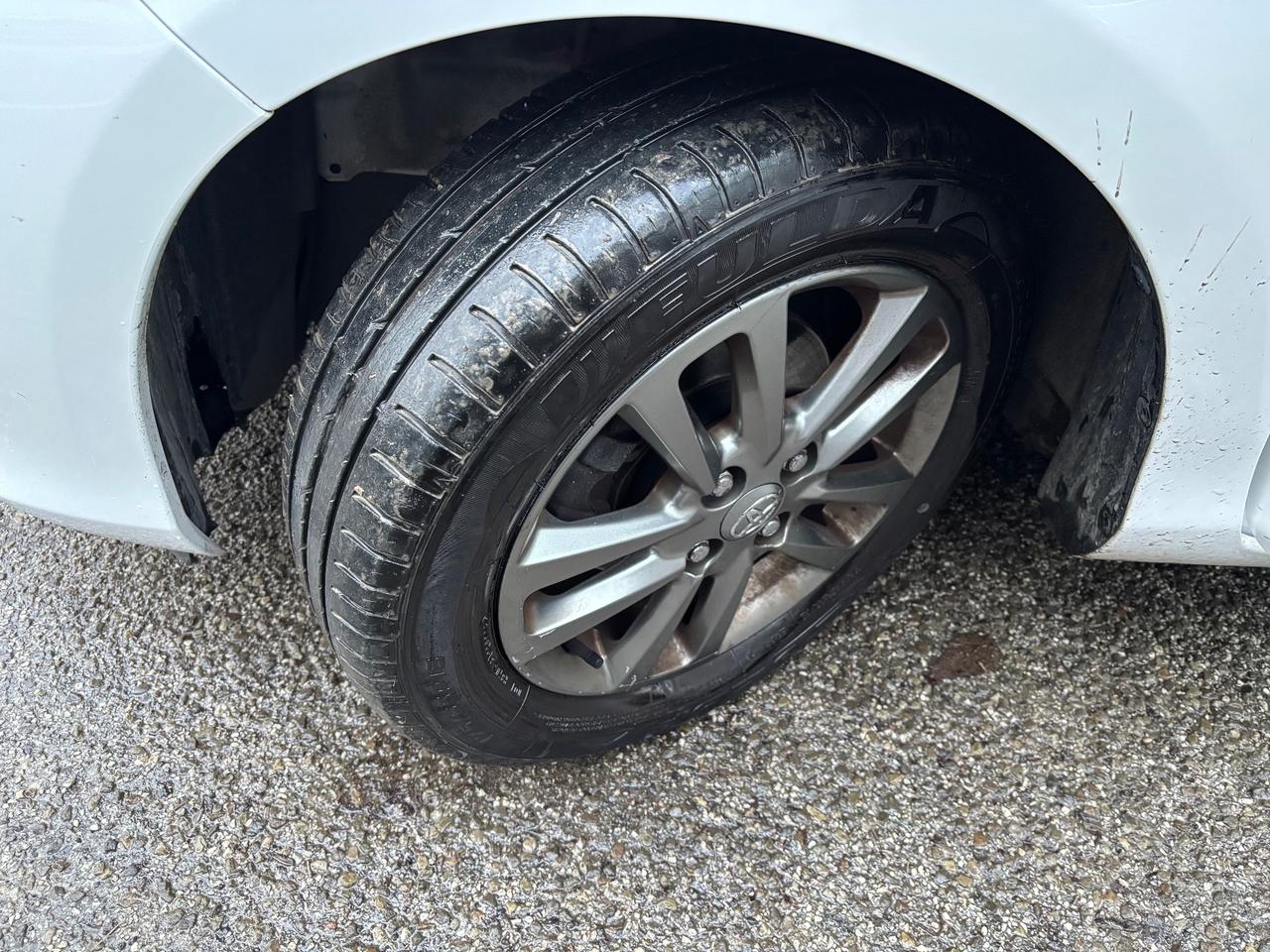 Toyota Yaris 1.0 5 porte Lounge OK NEOPATENTATI