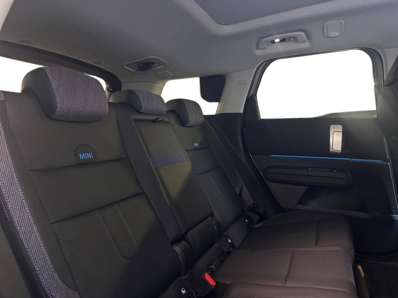 MINI Countryman D 48V "Pacchetto M" Classic