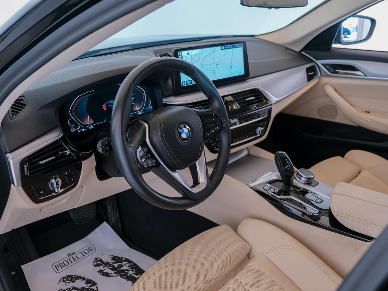 BMW 518d Touring mhev 48V auto