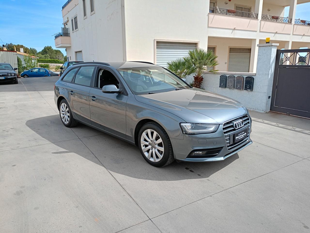 Audi A4 Avant 2.0 TDI 177CV NAVIGATORE & LED