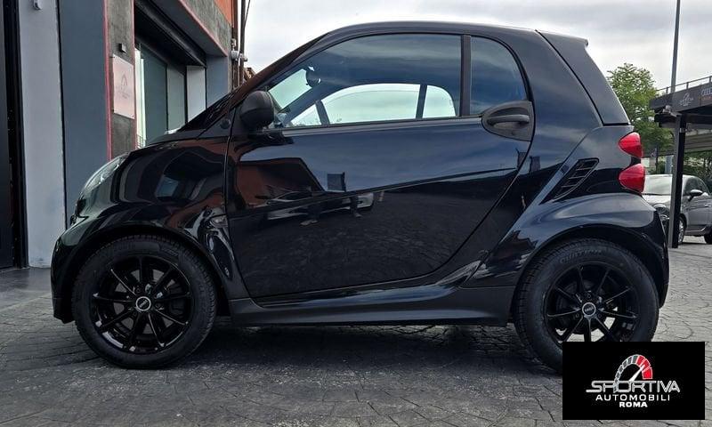 smart fortwo 69000KM TOTAL BLACK UNIPRO!