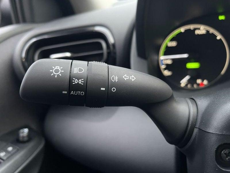 Toyota Yaris 1.5h Active - NUOVO