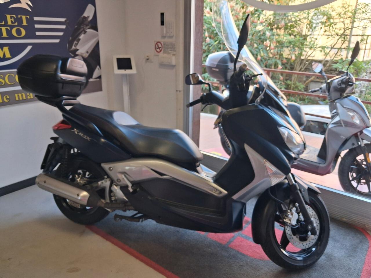 Yamaha X-Max 250