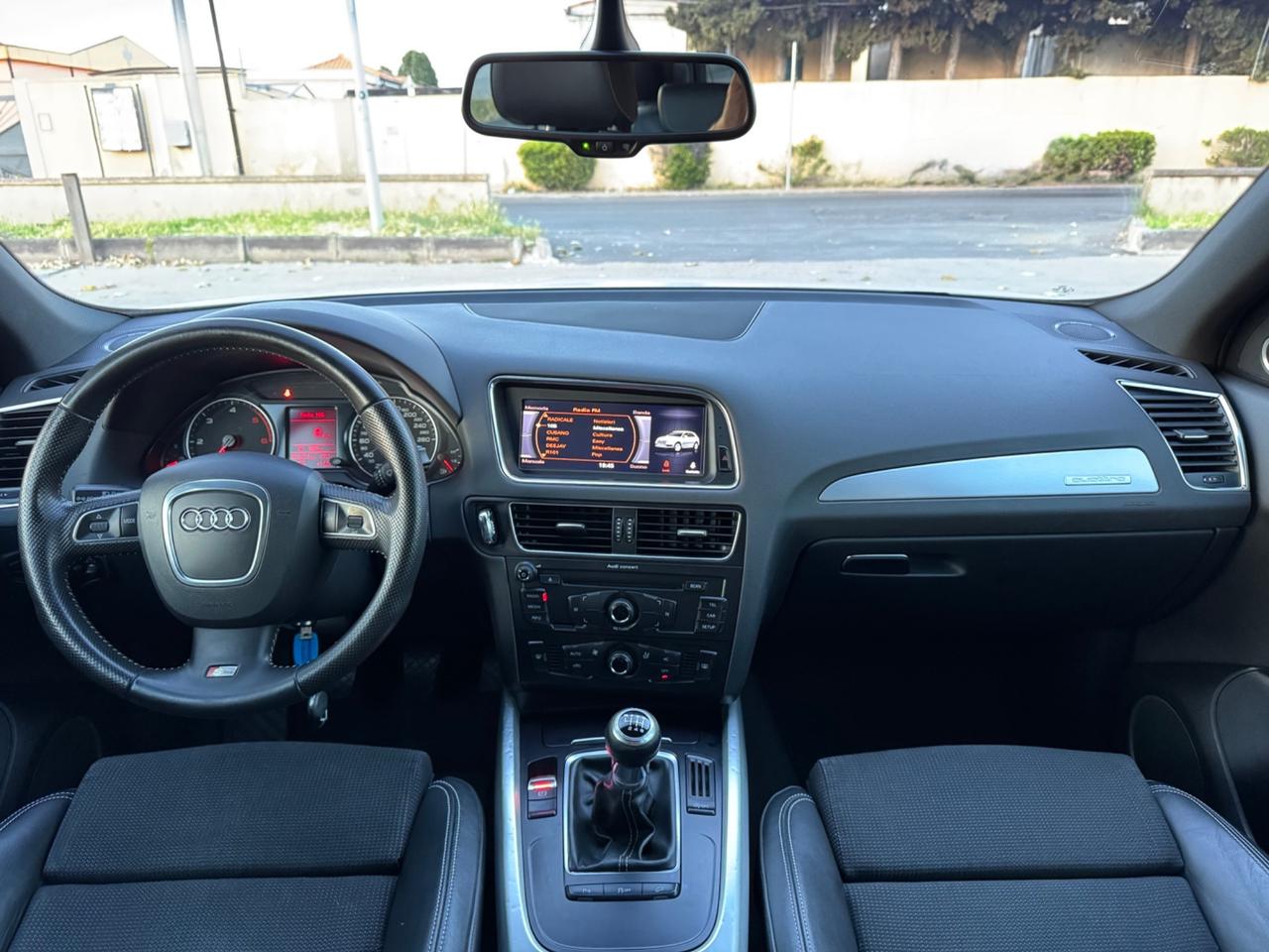 Audi Q5 2.0 TDI S-LINE