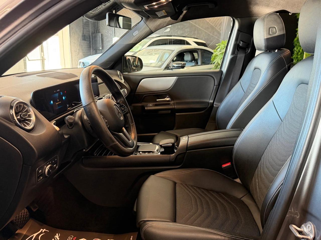 MERCEDES-BENZ GLB 180D SPORT 2.0 116CV PELLE NAVI CAM ANNO 2022