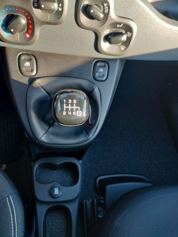 FIAT Panda Panda 1.0 FireFly S&S Hybrid Icon, 5 posti e stereo Bluetooth con comandi al volante!
