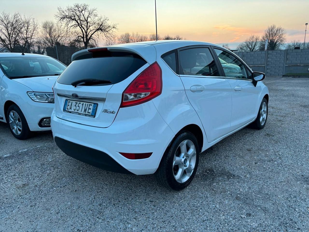 Ford Fiesta TITANIUM 1.4 GPL 5 porte - 2010