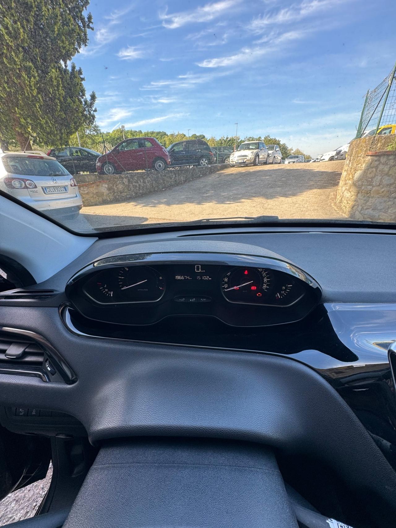Peugeot 208 PureTech 82 5p. GPL Allure