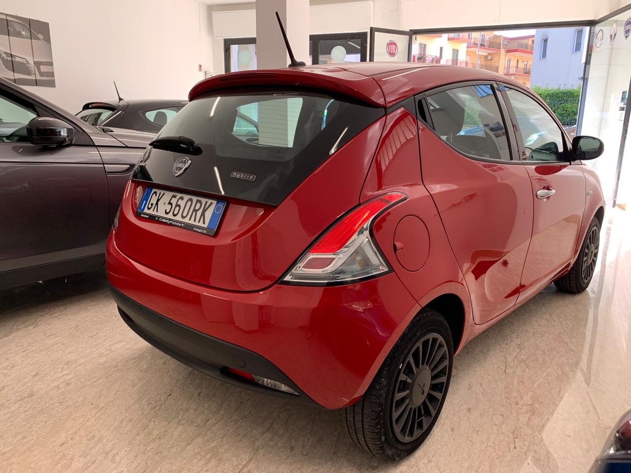 Lancia Ypsilon 1.0 FireFly 5 porte S&S Hybrid Alberta Ferretti